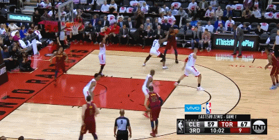 还有科尔经常是3后卫4后卫搭档一起比赛