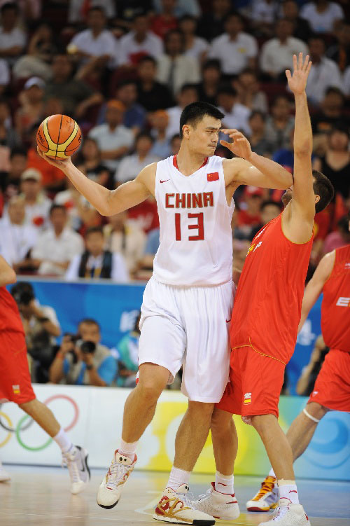 40岁前曼城队长费尔南迪尼奥自宣退役，球员生涯23年赢得30冠