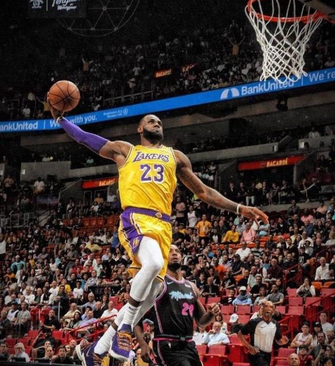 接连错失良机，巴萨官方鼓励费兰：下一个球会进的！