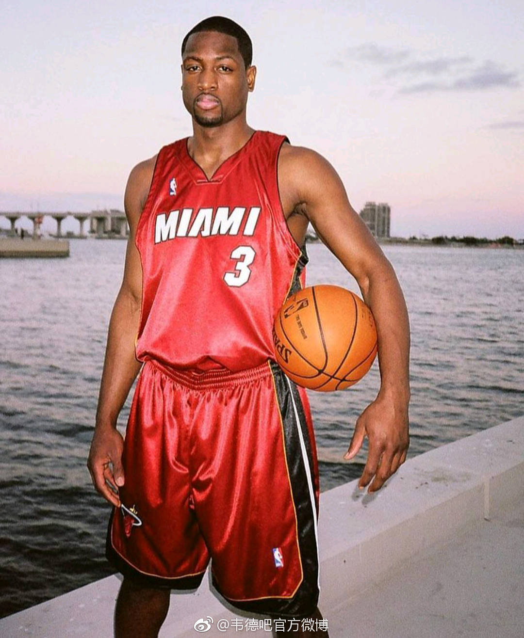 这招尝试了好多遍还是觉得不够丝滑，会不会是头发没飘起来的原因