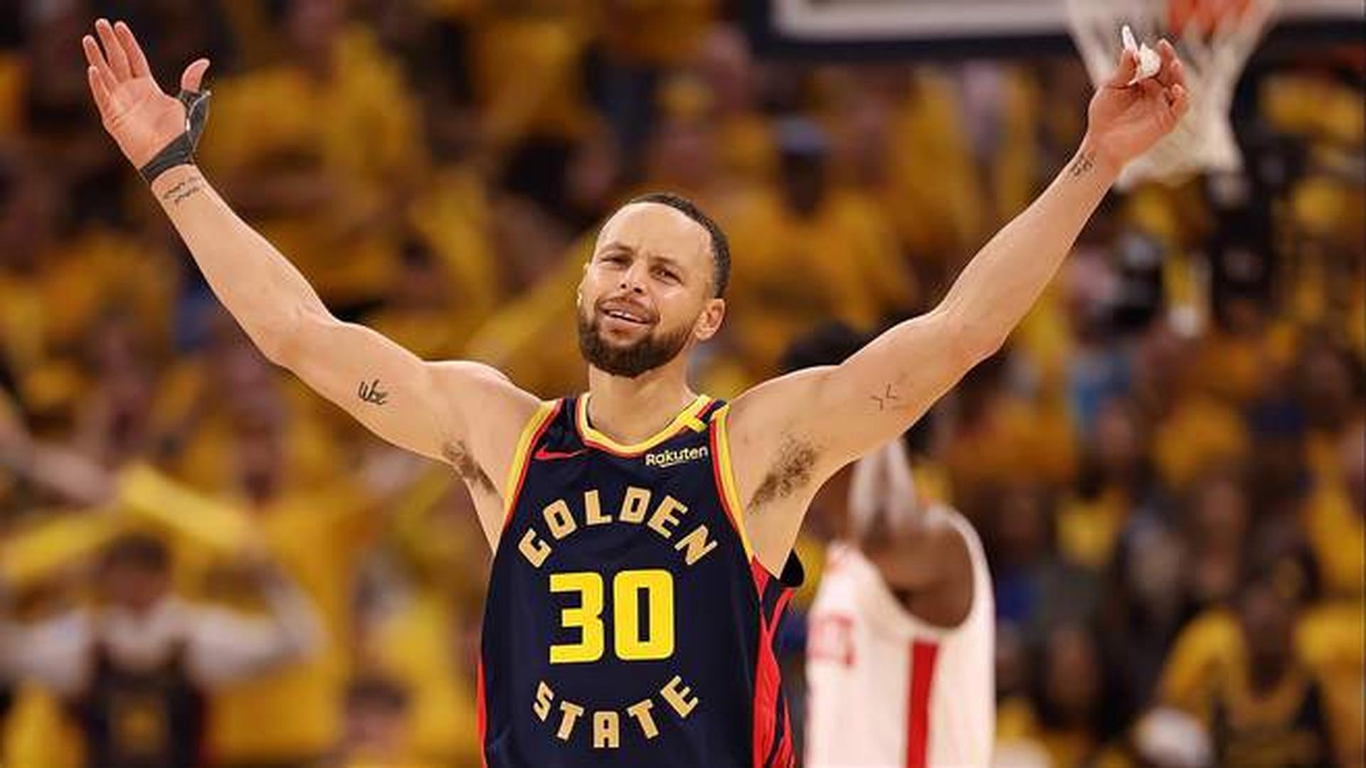 世界羽联年终总决赛 石宇奇2-0昆拉武特晋级决赛