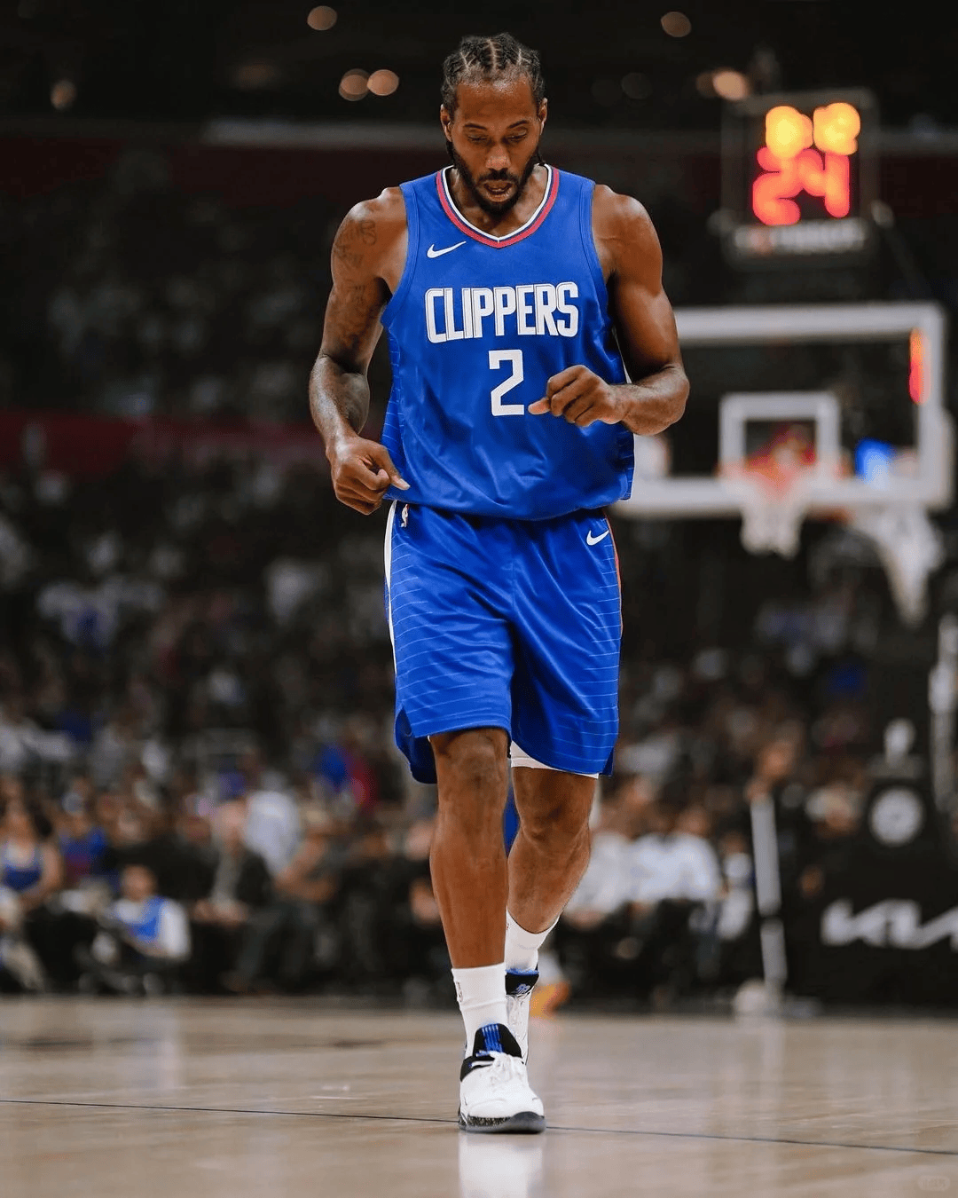 澳超第13轮补赛，中央海岸水手主场3：2力克墨尔本胜利，乌日古木拉首发全场，补时第3分钟，客队还以2-1领先，中央海岸水手在第8分钟打进绝平球，2-2，第106分钟，主队攻入制胜球。