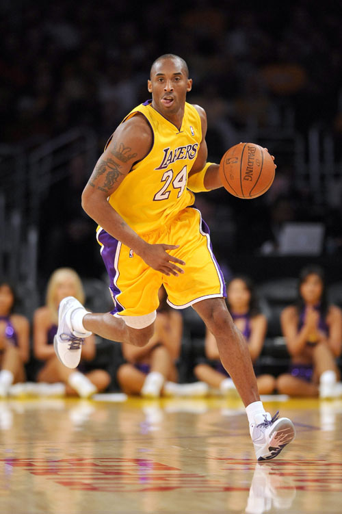 CW：阿森纳求购楚阿梅尼传闻不实，皇马很器重他