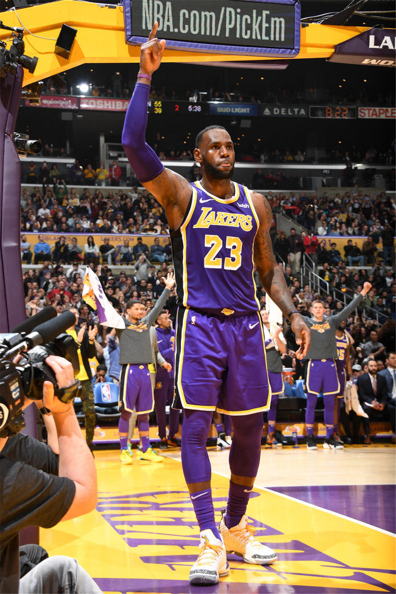 [NBA-湖人] 湖人输西部第二之争！东契奇空砍38+10+10 第86次三双历史第七